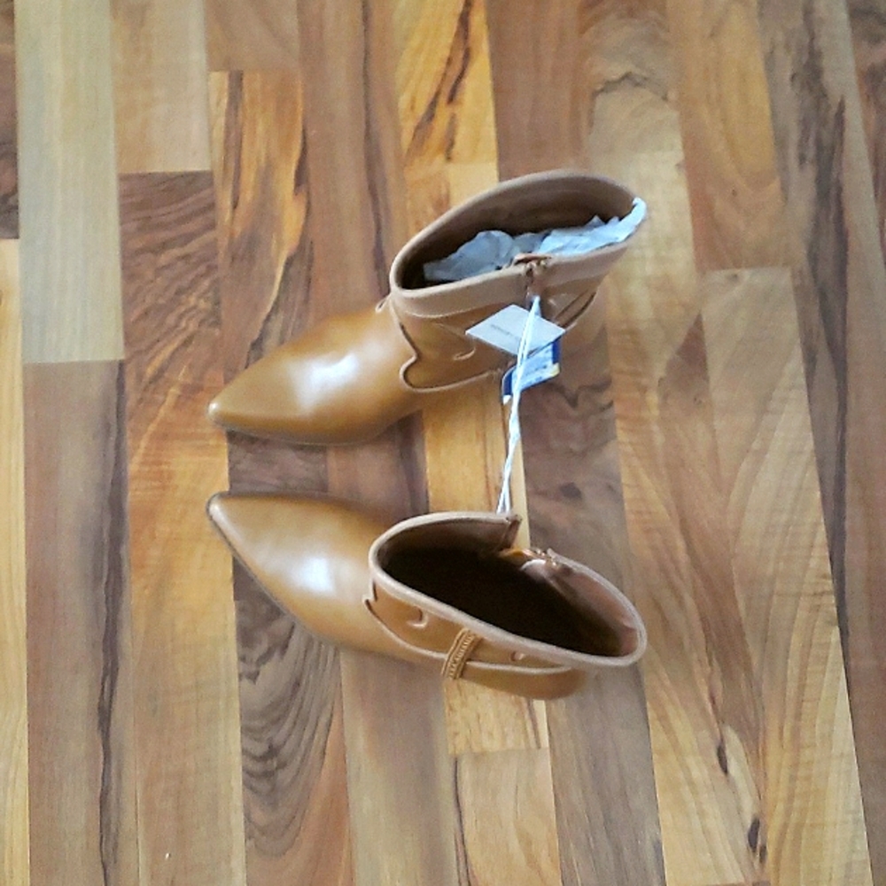 Universal Thread cowboy boots - Picture 3 of 3